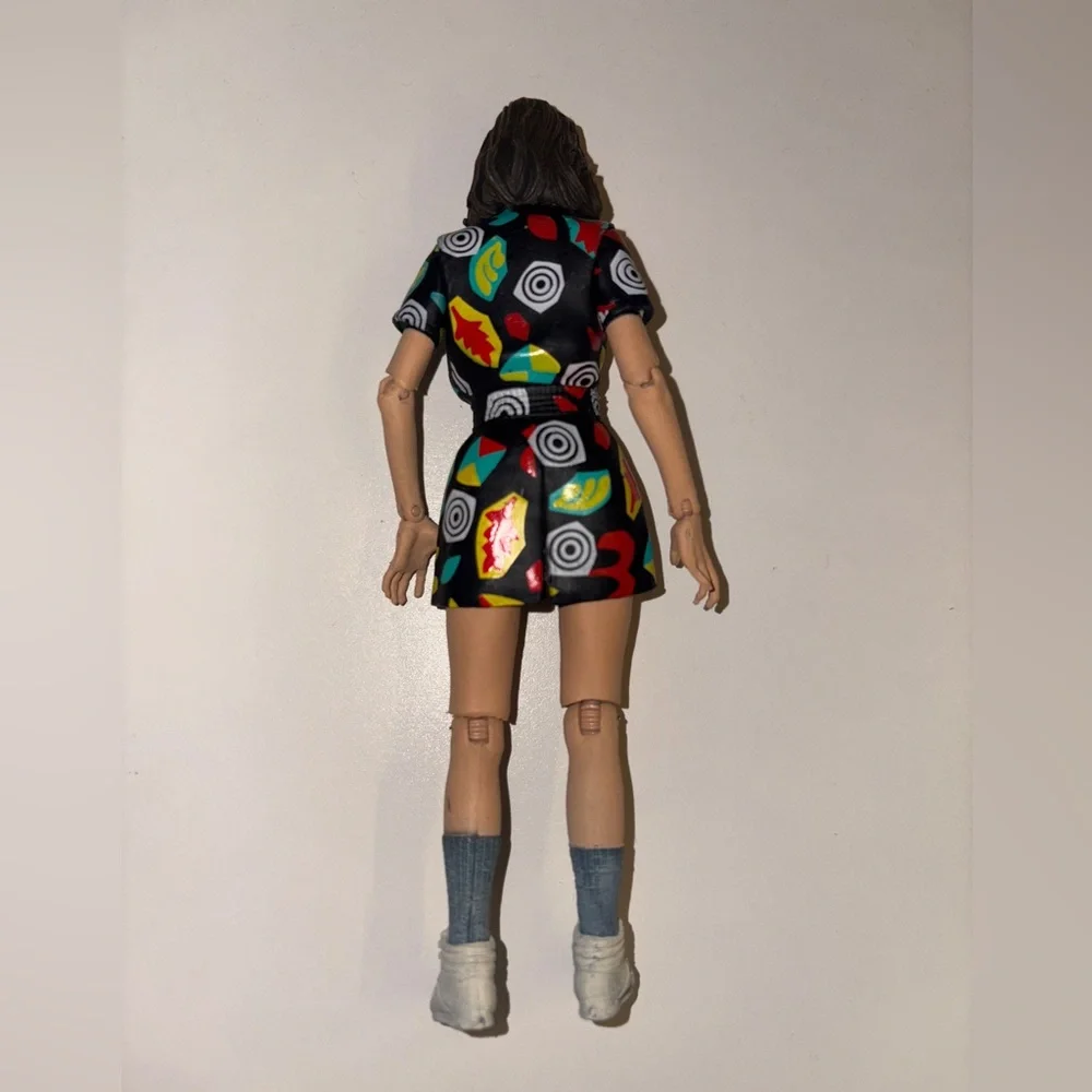 MCFARLANE STRANGER THINGS 4 DELUXE 7" FIGURES - ELEVEN SEASON 3 OUTFIT - Picture 2 of 3